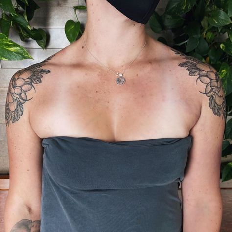 Traditional Flower Shoulder Cap Tattoo, Double Shoulder Tattoo, Double Shoulder Tattoos For Women, Shoulder Cap Tattoos For Women, Cap Tattoo, Shoulder Cap Tattoo, Sleeve Ideas, Shoulder Tattoos For Women, Bee Tattoo