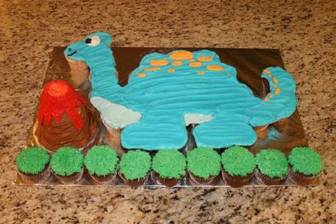 Dinosaur Cupcake Cake, Dinosaur Cupcake, Pull Apart Cupcake Cake, Dinosaur Cupcakes, Dino Cake, Dinosaur Birthday Cakes, Pull Apart Cupcakes, Dino Birthday Party, Dinosaur Cake