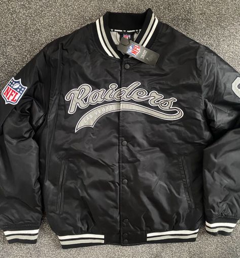 NFL Las Vegas Raiders BNWT Varsity Bomber American Football Jacket Oakland Football Jacket, Oakland A’s, Football Jackets, Las Vegas Raiders, Palm Angels, American Football, Jacket Style, Jacket Outfits, Varsity Jacket