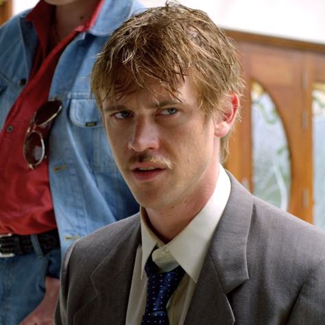 Boyd Holbrook Narcos, Steve Murphy Narcos, Narcos Poster, Steve Murphy, Comic School, Boyd Holbrook, Billy Boy, Man Crush Everyday, Human Poses Reference