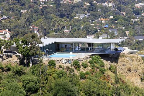 Modern design, apex of hill Case Study House 22, Stahl House, Pierre Koenig, Case Study House, Mid Century Modern Exterior, Mid Century Exterior, House Concept, Case Study Houses, Modernist House