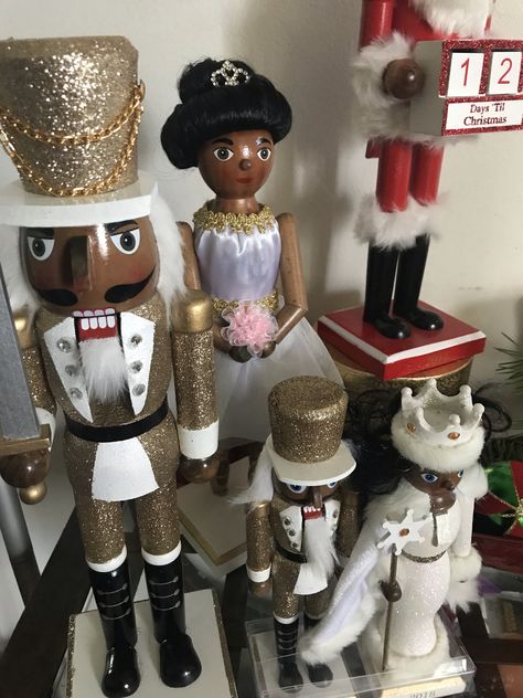 Target came all the way through this year with the black Nutcrackers. I was so excited! African American Christmas Images, Nut Crackers Christmas Decorations, Nutcracker Face Template, Black Nutcracker Christmas, Nutcracker Face, Black Nutcracker, Diy Nutcracker, Holiday Party Activities, African American Christmas