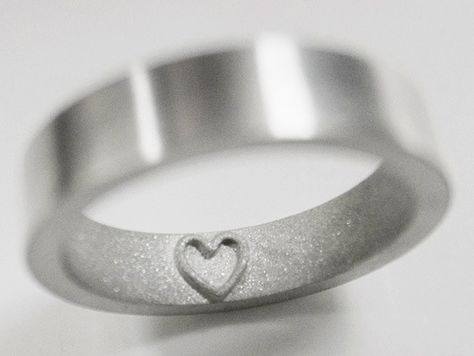 Heart indent ring. Unusual Rings Design, Unusual Rings, Cool Ideas, Modern Ring, Put A Ring On It, Cute Rings, Love Is In The Air, Cool Stuff, Bored Panda