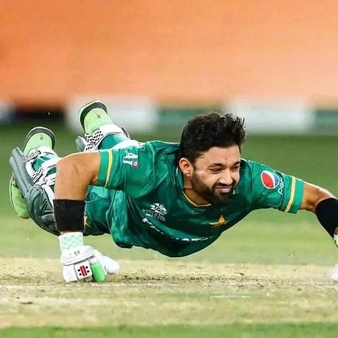 Happy Birthday Muhammad Rizwan🎂🎂🎂🎂🎂🎂 My hero ♥️♥️♥️Superman ...Allah pak hamesha khush rakhain lambi Zindagi dain aur hi Jan laga kr perform krte rahain pakistan ke liye #MuhammadRizwan ..Great Man ♥️♥️...itna struggle kia Allah pak ne izzat di itni mehnat ke bad so happy for you ♥️♥️♥️♥️ #muhammadrizwanbatting #Rizwan #rizwanfans #hbdrizwan #happybirthdayrizwan #superman #pct #rizbabar #BabarAzam Happy Birthday Muhammad, Khushal Khan, Muhammad Rizwan, Faraz Poetry, Ahmad Faraz, Pakistan Cricket Team, Cricket Wallpapers, Poetry Urdu, Mp3 Song Download