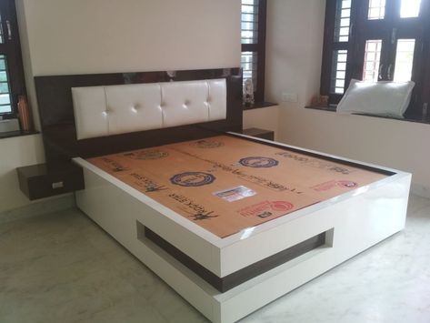 Bpsc Note, Dubal Bad Design, Royal Interior, Simple Bed Designs, Bed Back Design, Flush Door Design, Box Bed Design, Double Bed Designs, Coffee Table Design Modern