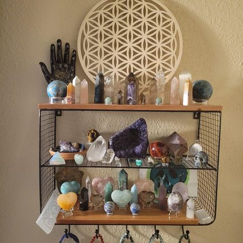 Sacred Space Altar, Witchy Kitchen, Witchy Room, Candle Altar, Zen Space, Dream Apartment Decor, Crystal Aesthetic, Crystal Display, Apartment Aesthetic