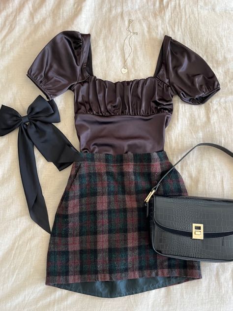 Coquette bow plaid skirt black satin puff sleeve fall vibes dark academia light academia gothic femme Academia Aesthetic Outfit, Dark Academia Outfits, Estilo Dark, Academia Outfits, Downtown Outfits, Elegantes Outfit, Autumn Outfit, Fancy Outfits, Lookbook Outfits