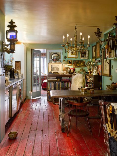 Tour Jan Yoors’s Bohemian Family Home in Greenwich Village Bohemian Decoration, Design Apartment, Red Wood, Bohemian Interior, Up House, Ideas Living Room, Home Decor Living Room, Eclectic Home, Decor Living Room