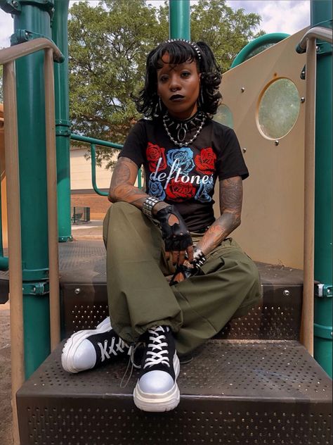 Afro Grunge Aesthetic, Alt Girl Aesthetic Black Women, Goth Black Girls Aesthetic, Black Alt Fashion, Hip Photoshoot, Black Alternative Girl Outfit, Alt Black Woman Outfit, Afro Goth Women, Emo Black Women