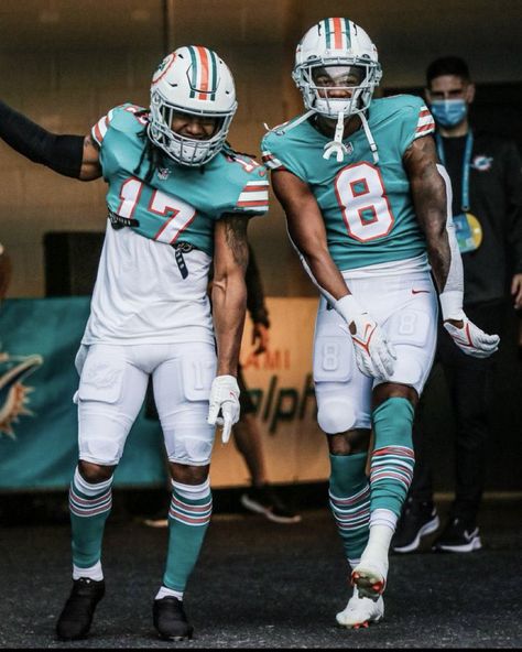 Jevon Holland, American Football Cleats, Miami Dolphins Wallpaper, Jaylen Waddle, Tackle Football, Miami Dolphins Football, Dolphins Football, Nfl Photos, Football Game Outfit