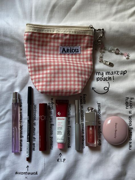 Small Makeup Pouch Aesthetic, Makeup Pouch Essentials, Traveling Makeup Bag, Make Up Pouch Aesthetic, Makeup Pouch Aesthetic, Glossier Cherry Balm Dotcom, Makeup Bag Aesthetic, Whats In My Makeup Bag, Rangement Makeup