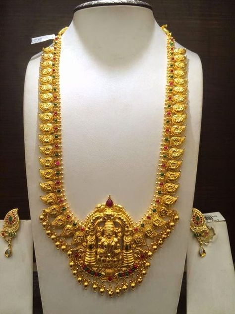 Trendy fashion wear jewellery Mango Haram Designs, Gold Haram Designs, Mango Haram, Ruby Necklace Designs, Antique Necklace Gold, Latest Jewellery Designs, Haram Designs, Gold Jewels Design, Gold Temple Jewellery