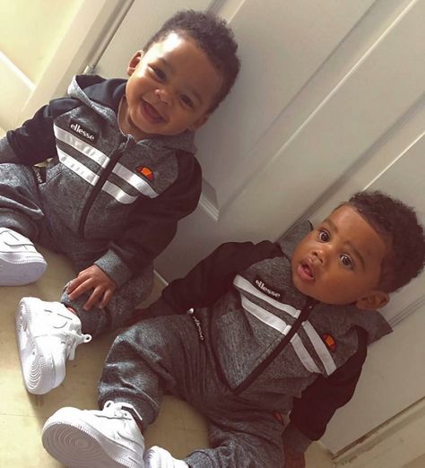 @maisharogers Black Baby Boys, Baby Boy Swag, Cute Mixed Babies, Cute Black Babies, Beautiful Black Babies, Cute Twins, Baby Swag, Foto Baby, Mixed Babies