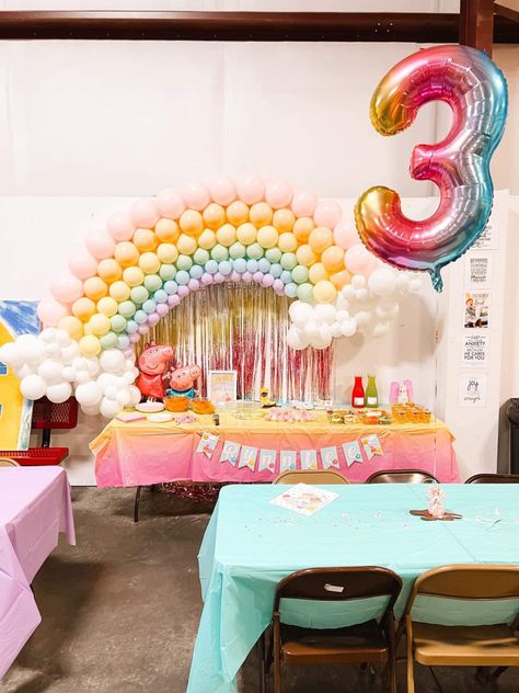 Peppa Pig Theme Birthday, Balloon Rainbow, Balloon Garland, Peppa Pig, Balloons, Rainbow, Birthday