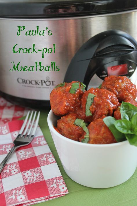 Paula Deen's Crockpot Meatballs. These are delicious, we made them for a birthday party and they were a huge hit! Pecan Squares, Cinnamon Quinoa, Crockpot Meatballs, Quinoa Bites, Paula Deen Recipes, Crock Pot Meatballs, Meatball Subs, Spring Chicken, Paula Deen