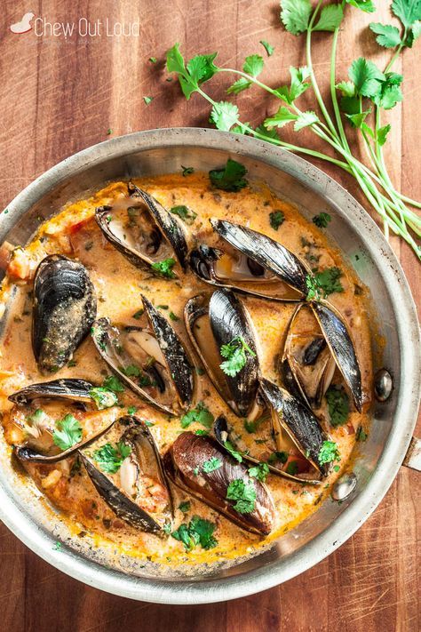 Thai Curry Mussels, Curry Mussels, Raw Seafood, Red Thai Curry, Summer Seafood Recipes, Red Thai, Mussels Recipe, Shellfish Recipes, Easy Seafood Recipes