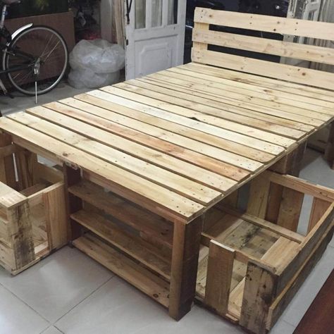 Pallet Bed Frame with Storage Pallet Furniture Bed, Pallet Bed Frame Diy, Wooden Pallet Beds, Wood Pallet Beds, Pallet Bed Frames, Pallet Bed Frame, Wohne Im Tiny House, Bedroom Furniture Ideas, Diy Pallet Bed