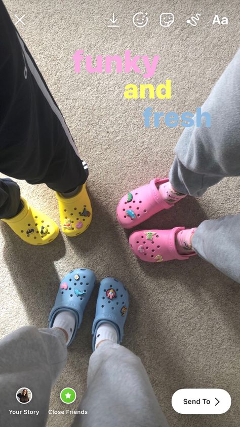 Crocs Instagram Story, Crocs Aesthetic, Crocs Outfit, Cute Slides, Crocs Fashion, Trendy Shoes Sneakers, Beautiful Sandals, Crocs Shoes, Black Couples Goals