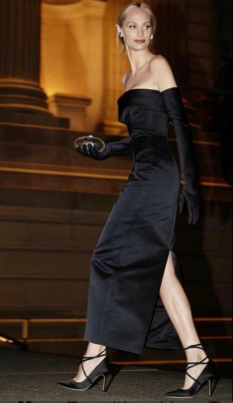 Old Money Prom Dress, Dress With Gloves Classy, Dresses For Formal, Classy Black Dress, Dresses For Formal Events, Lauren Santo Domingo, Dress With Gloves, Fashion Mom, Black Dresses Classy