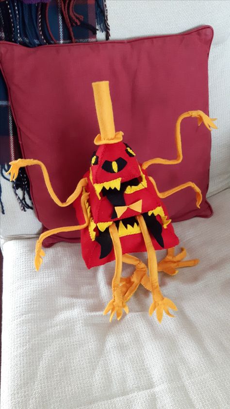 Bill Cipher from the final episode of Gravity Falls. Made at Christmas 2015, and he took around 4 days constant hand sewing to finish, All patterns hand-made, and he was hand-sewn. Bill Cipher Crochet Pattern Free, Bill Cipher Crochet, Gravity Falls Crochet, Bill Cipher Plush, Sewing Plush, Dipper Y Mabel, Super Cool Stuff, Cute Squishies, Gravity Falls Art