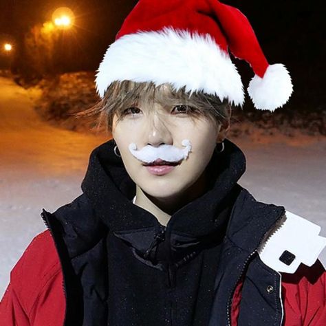 Bts Christmas, Birthday Collage, Christmas Icons, Ios Icon, Bts Suga, Matching Pfp, Marry Me, Bts Wallpaper, Anime Love