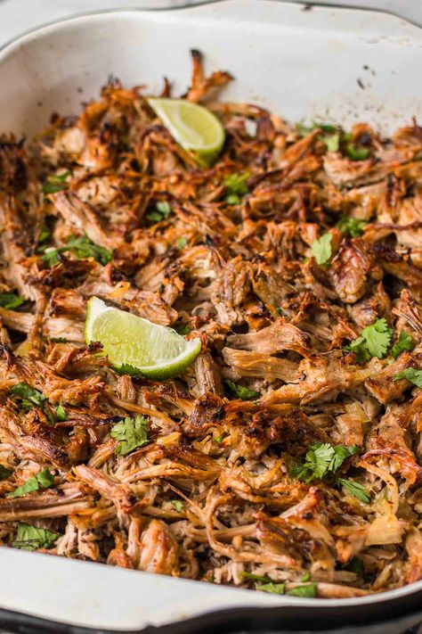 Make these super easy Slow Cooker Carnitas for the best ever Mexican dinner! The Carnitas are so flavorful! They're crispy, tender, juicy and will quickly become a family favorite. Slow Cook Carnitas, Carnitas Recipes, Crockpot Tacos, Pork Crockpot, Slow Cooker Pork Loin, Slow Cooker Carnitas, Little Sunny Kitchen, Sunny Kitchen, Carnitas Recipe