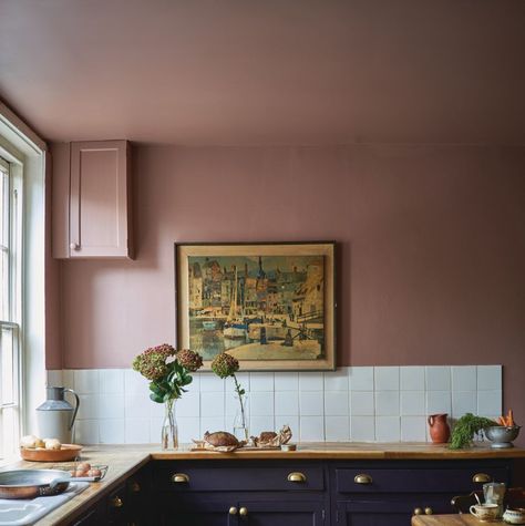 Modern Kitchen Wall Colors, Painted Ceiling Kitchen, Pink Kitchen Walls, Sulking Room Pink, Ceiling Colour, Bathrooms Modern, Pink Ceiling, Skimming Stone, Paint And Paper Library