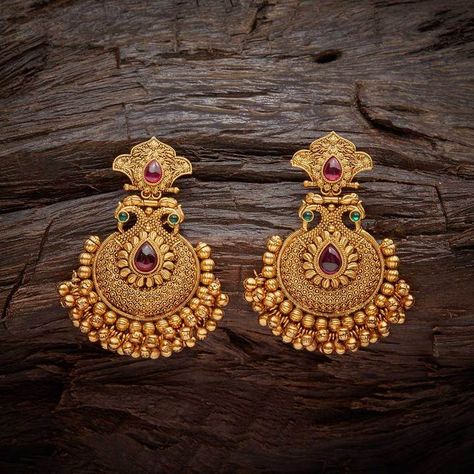 Daily Wear Earrings Gold Indian, Antique Gold Earrings, Antique Necklaces Design, Perhiasan India, New Gold Jewellery Designs, Gold Earrings Models, Gold Jewellry, Bridal Jewelry Vintage, Jewellery Design Sketches