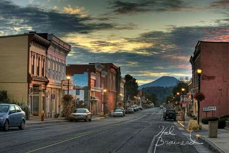 Main Street Tazewell Virginia History, My Town, Latter Day Saints, Main Street, Pretty Pictures, North America, Virginia, Maine, Places To Visit