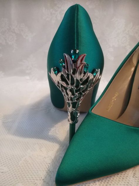 Emerald Green Satin Shoes Elegant Gothic Wedding Heels for - Etsy Dark Green Heels Prom, Prom Shoes Green, Elegant Green Heels, Forest Green Heels, Emerald Heels, Wedding Heels For Bride, Emerald Green Shoes, Emerald Green Heels, Heels For Bride