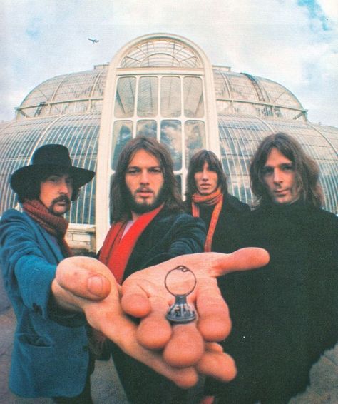 Pink Floyd Roger Waters, Storm Thorgerson, Nick Mason, Pink Floyd Art, Palm House, Richard Williams, Pink Floyd Wall, Old Rock, Roger Waters