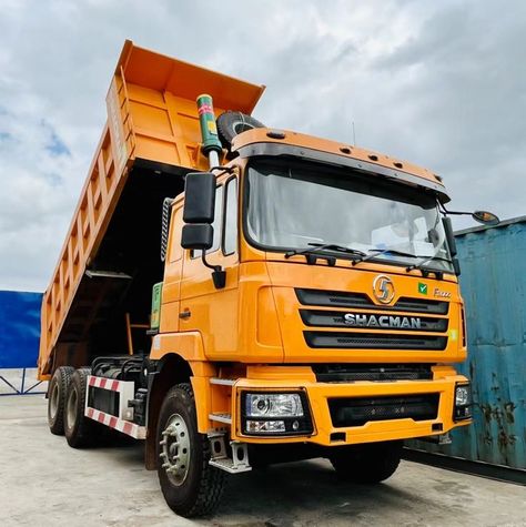 10 units F3000 model shacman dump truck in stock , it is 20 cubic meters capacity , right hand drive . Welcome to ask more information to whatsapp +86 15614673253. #dumptruck #shacmantruck #tippertruck 40ft Container, Oil Tanker, Tipper Truck, Car Carrier, Fuel Oil, Semi Trailer, Dump Trucks, Dump Truck, Right Hand