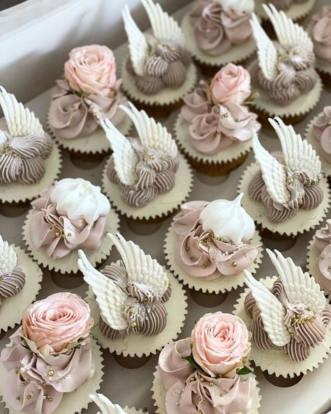 Angel Wings Cupcakes, Celebration Of Life Cupcakes, Memorial Cupcakes, Celebration Of Life Cake Ideas, Dedication Cupcakes, Celebration Of Life Cake, Deluxe Cupcakes, Angel Cupcakes, Angel Wing Cookies