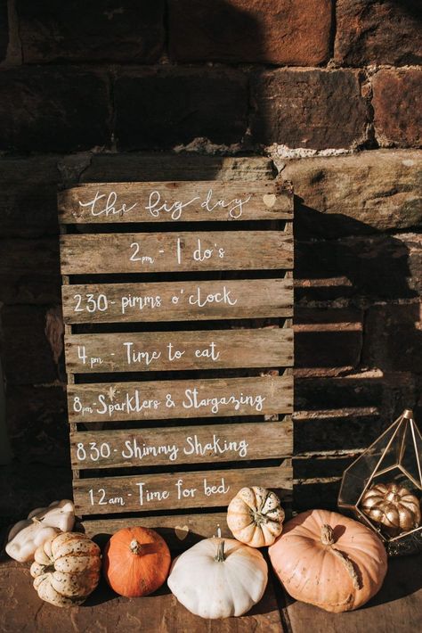 diy wood pallet wedding sign ideas with pumpkin decor Fairy Lights Chandelier, Place For Wedding, Pallet Wedding Signs, Barn Wedding Ideas, Bear Photography, Fall Barn Wedding, Pallet Wedding, Country House Wedding Venues, Pumpkin Wedding