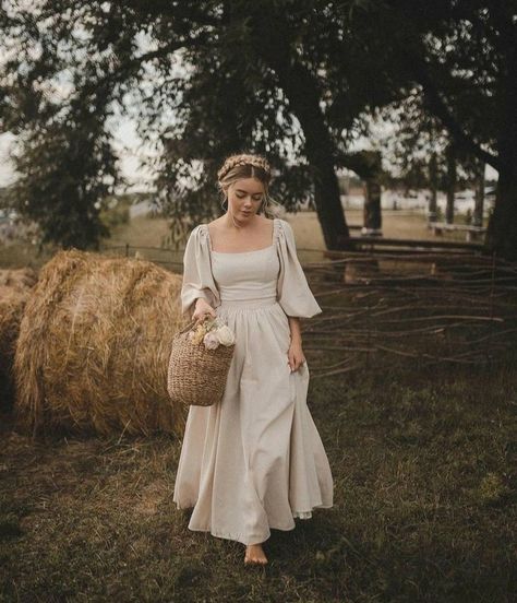 Farm Photoshoot, Cottagecore Girl, Farm Dress, Effortlessly Chic Outfits, Photoshoot Themes, Dress Aesthetic, Cottagecore Aesthetic, Beauty And Lifestyle, Historical Fashion