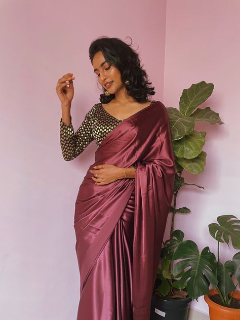 Dusky Pink Saree, Dusky Skin Saree Look, Lehenga For Girls, Dusky Skin, Saree Accessories, Wedding Fits, Maroon Saree, Hot Pink Blouses, Saree Ideas