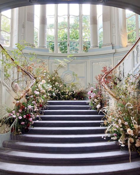 #aesmeweddings hashtag on Instagram • Photos and videos Aesme Studio, Staircase Florals, Staircase Flowers, Wedding Backdrop Design, Flower Installation, Lighting Showroom, Backdrop Design, Garden Inspired, Back To Nature