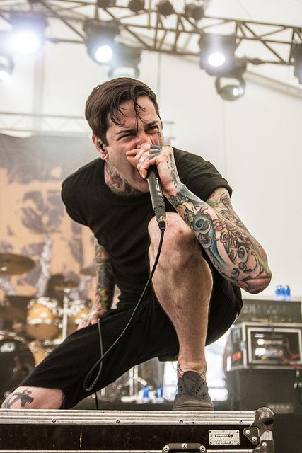 Mitch Lucker Mitch Lucker, Concert Aesthetic, Celebrity Travel, Rock Punk, Celebrity Design, Emo Bands, Pierce The Veil, Music Humor, Slipknot