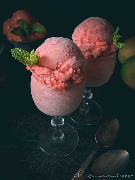 strawberry mango sorbet (vegan, gluten-free, refined-sugar free, fruit-sweetened recipe) Vegan Sorbet, Raw Vegan Cheesecake, Sherbet Recipes, Ice Pop Recipes, Gluten Free Dairy Free Dessert, Sorbet Is, Frozen Yogurt Recipes, Ice Cream Sandwiches Recipe, Ice Cream Maker Recipes