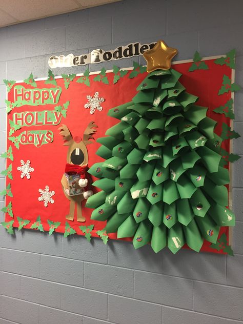 Cafeteria Decor, Class Door Decorations, Christmas Bulletin Boards, Fiesta Mickey Mouse, School Board Decoration, Christmas Bulletin Board, Christmas Bulletin, Preschool Craft, Merry Christmas Background