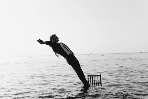 Lake Portrait, Beach Editorial, Lake Photoshoot, Studio Photography Poses, Beach Photography Poses, Men Photography, Conceptual Photography, Water Photography, Fashion Photography Inspiration