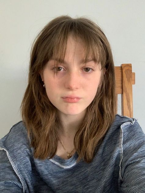 Bangs To Accentuate Eyes, Medium Hairstyles For Square Faces, Haircuts That Add Volume Fine Hair, Medium Length Hair Wispy Bangs, Fringe Medium Length Hair, Square Face Haircuts Medium, Hair Inspo Mid Length, Bangs Square Face, Alternative Haircuts Medium