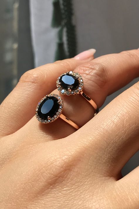 Classic Engagement Ring With Sapphire, Black Oval Engagement Ring Vintage, Black Onyx Oval Ring, Saphire Rings Engagement Halo, Black Diamond Engagement Ring Oval, Black Stone Rings Women, Black Oval Ring, Black Rings For Women Engagement, Oval Black Diamond Engagement Ring