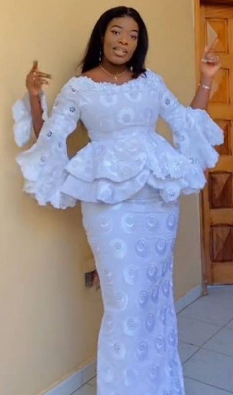 Lace Blouse Styles, Lace Dress Classy, Nigerian Lace Styles Dress, African Dresses For Kids, Short African Dresses, African Fashion Skirts, Lace Gown Styles, African Wear Dresses, African Print Dress Designs