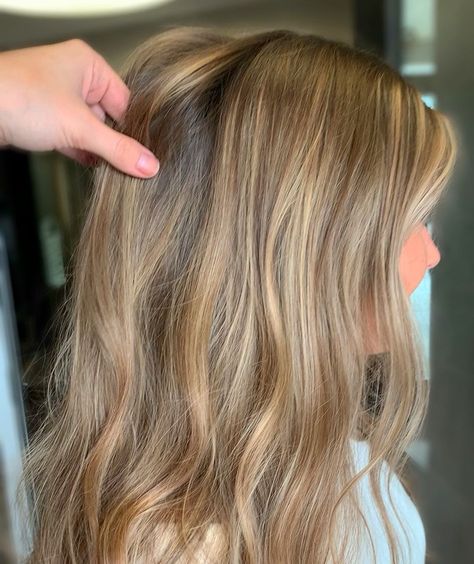 Highlights In Sandy Blonde Hair, Natural Looking Balayage Blondes, Natural Light Blonde Balayage, Sandy Blonde Brown Hair, Honey Blonde Hair On Natural Hair, Natural Highlights Dark Blonde Hair, Subtle Highlights For Blonde Hair, Natural Blonde Partial Highlights, Hair Highlights For Dark Blonde Hair