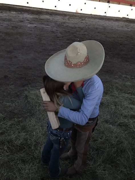 Charro Couple, Cowboy Relationship Goals, Mexican Couple, Cute Country Couples, Cowboy Romance, Couple Goals Teenagers Pictures, Country Couples, Cute Date Ideas, Cowgirl Aesthetic