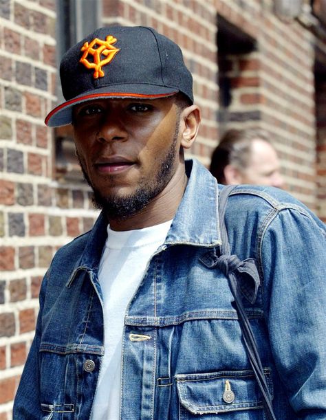 Mos rocking the Yomiuri Giants "Tokyo Giants" Cap with a Denim Jacket. Yomiuri Giants, Mos Def, Black King, World Of Sports, Denim Jacket, Tokyo, Baseball, Black