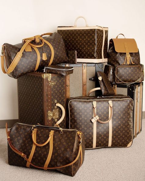 Lv Luggage Aesthetic, Louis Vuitton Aesthetic Bag, Suitcase Louis Vuitton, Louis Vuitton Bag Aesthetic, Louis Vuitton Luggage Set, Lv Trunk, 2023 Handbags, Louis Vuitton Aesthetic, Louis Vuitton Trunks