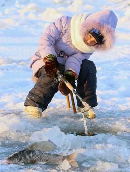 Ice Fishing Tips, Winter Fishing, Fishing Guide, Fishing Life, Ice Fishing, Fishing Tips, Try It, Do You Need, Drawing Inspiration