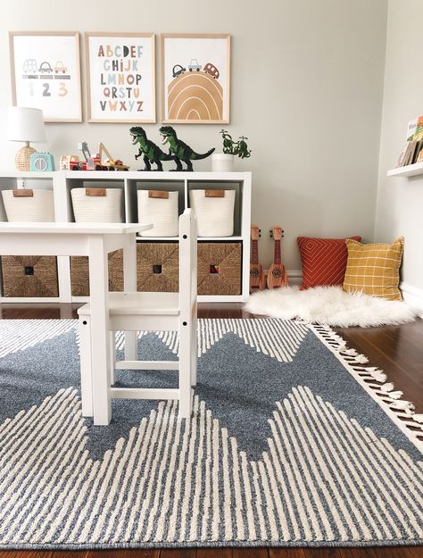 Playroom Ideas Rugs, Playroom With Cube Storage, Small Office And Playroom Combo, Cube Shelf Playroom, Playroom Cube Organizer, Homeschool Playroom Ideas, Storage Cube Organizer Ideas, Montesorri Playroom Ideas Modern, Nursery Cube Storage